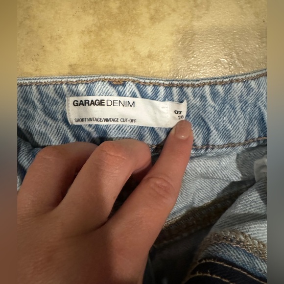 Garage shorts - Picture 2 of 3